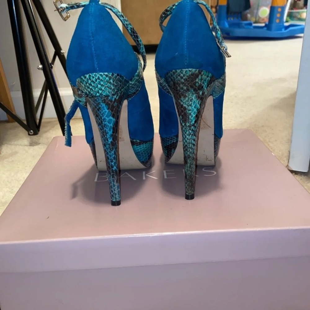 Women’s shoes